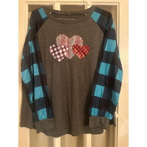 Long sleeve heart Valentineās Day Tunic Top Buffalo plaid sizeāXXL T-Shirt - Picture 5 of 9
